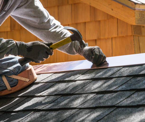 Best Flat Roof Repair Services  in Little Chute, WI